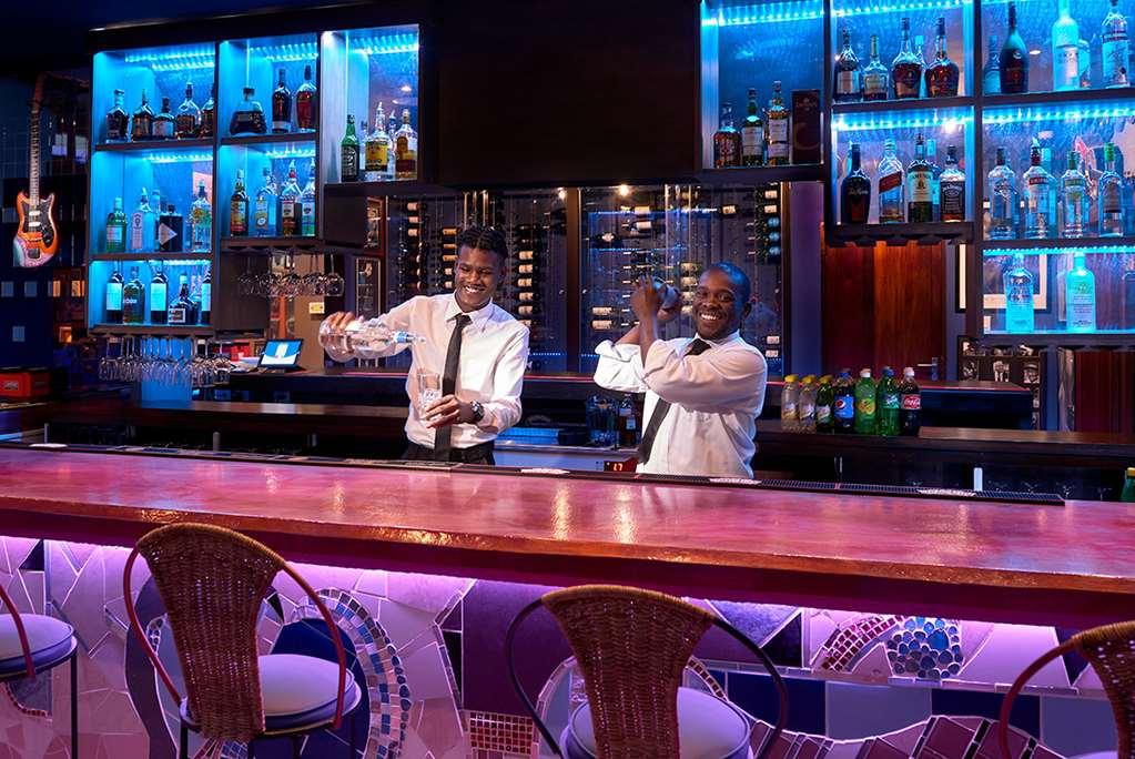 R Hotel キングストン レストラン 写真